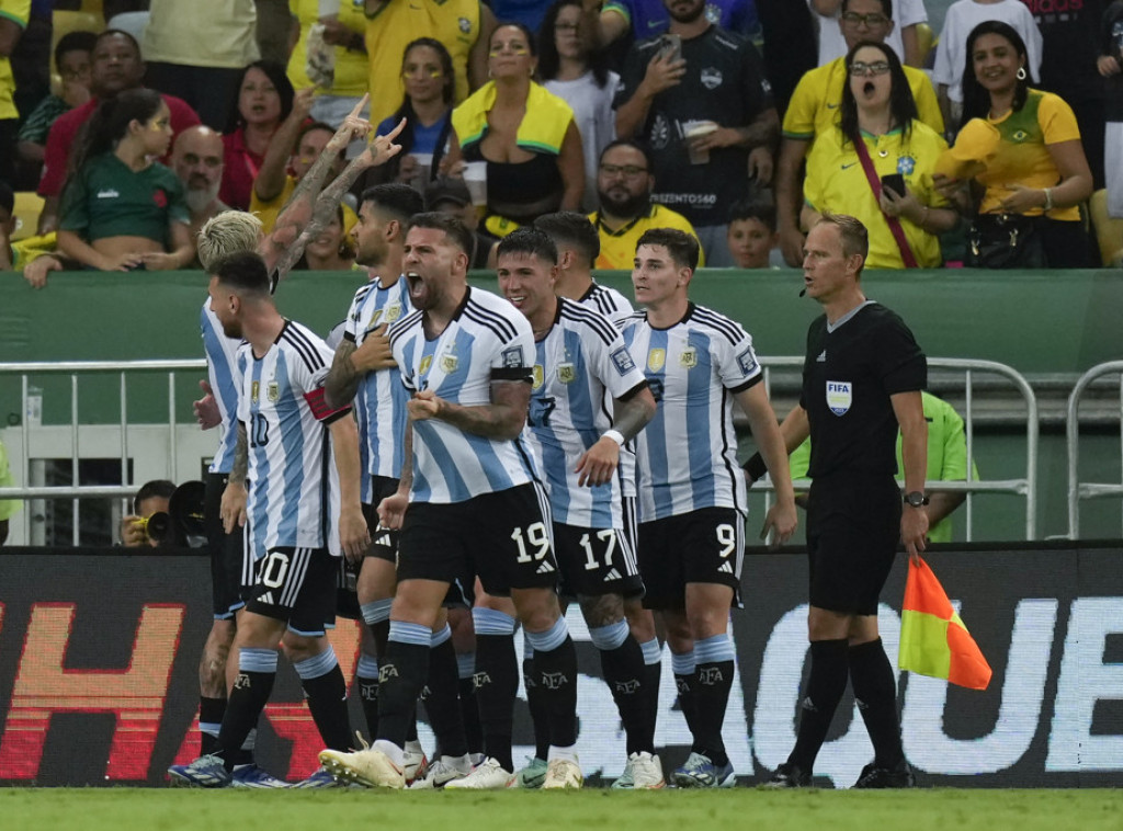 Haos na Marakani uoči početka meča, Argentina golom Otamendija pobedila Brazil