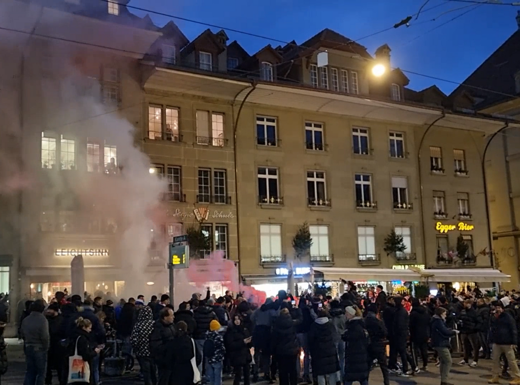 Navijači Zvezde u Bernu, korteo od centra grada do stadiona