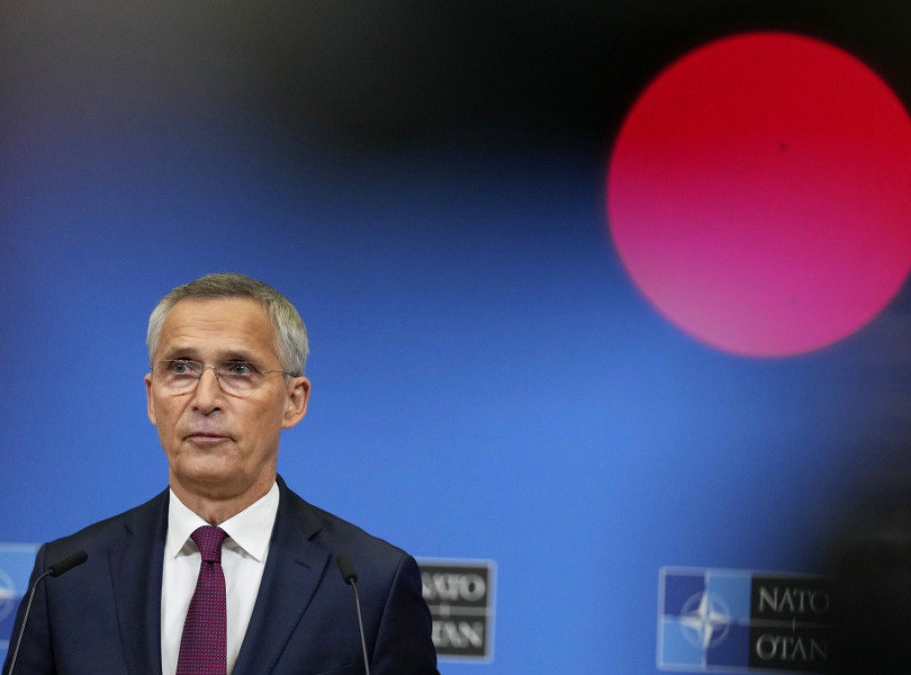 Stoltenberg: Rusija nagomilala velike zalihe raketa uoči zime