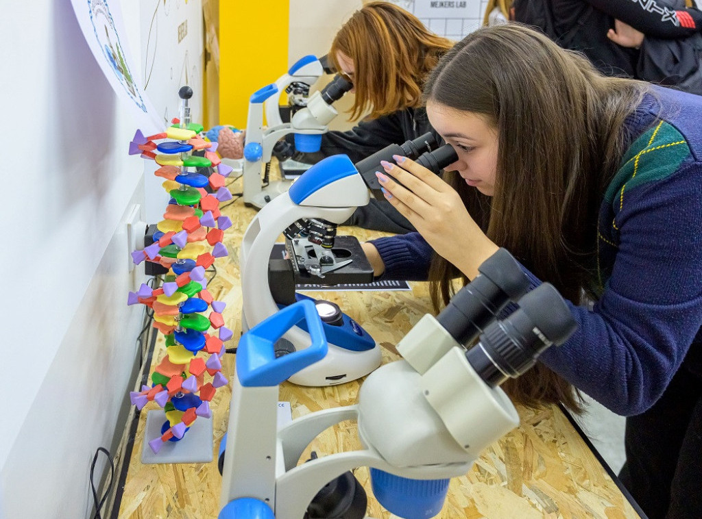 Mejkers lab otvoren u Prvoj kragujevačkoj gimnaziji