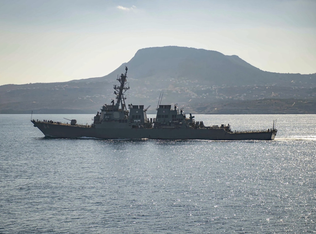 Pentagon: Napadnuto nekoliko brodova u Crvenom moru, među njima i USS Kerni