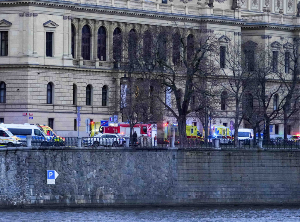 Nakon pucnjave na fakultetu u Pragu, premijer Češke se vraća u prestonicu