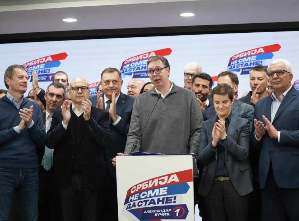 Vučić čestitao rođendan SNS: Kao ponosni član očekujem još mnogo toga dobrog od SNS