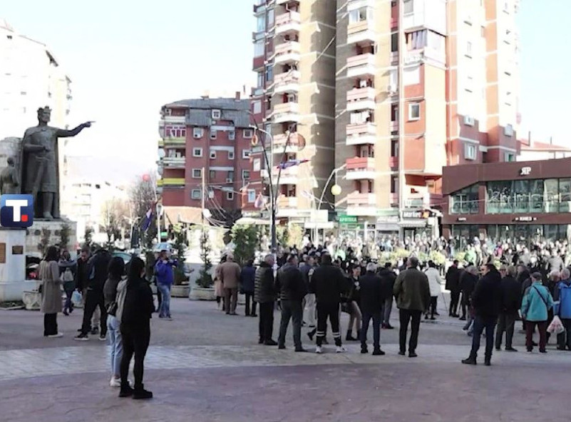 U severnom delu Kosovske Mitrovice održan protest srpskih privrednika zbog zabrane uvoza srpske robe