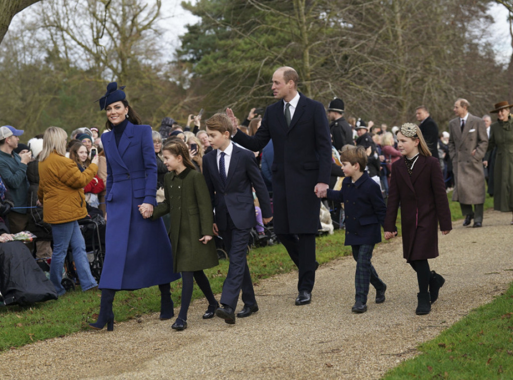 Princ i princeza od Velsa objavili fotografiju dece povodom obeležavanja Božića