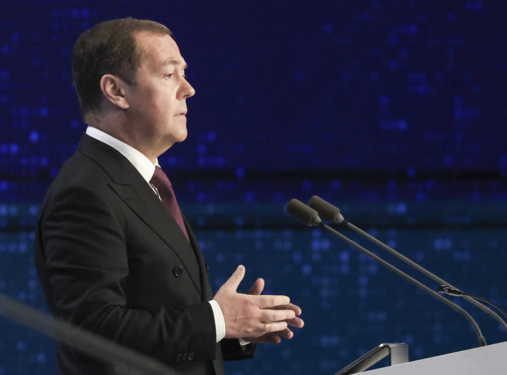 Dmitrij Medvedev čestitao Dodiku Novu godinu i Božić