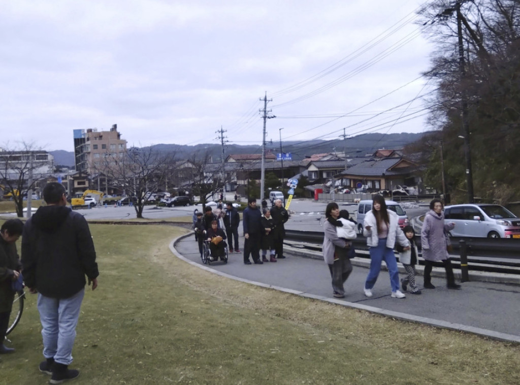 Raste broj žrtava zemljotresa u Japanu, poginule najmanje četiri osobe; Naređena evakuacija oko 100.000 ljudi