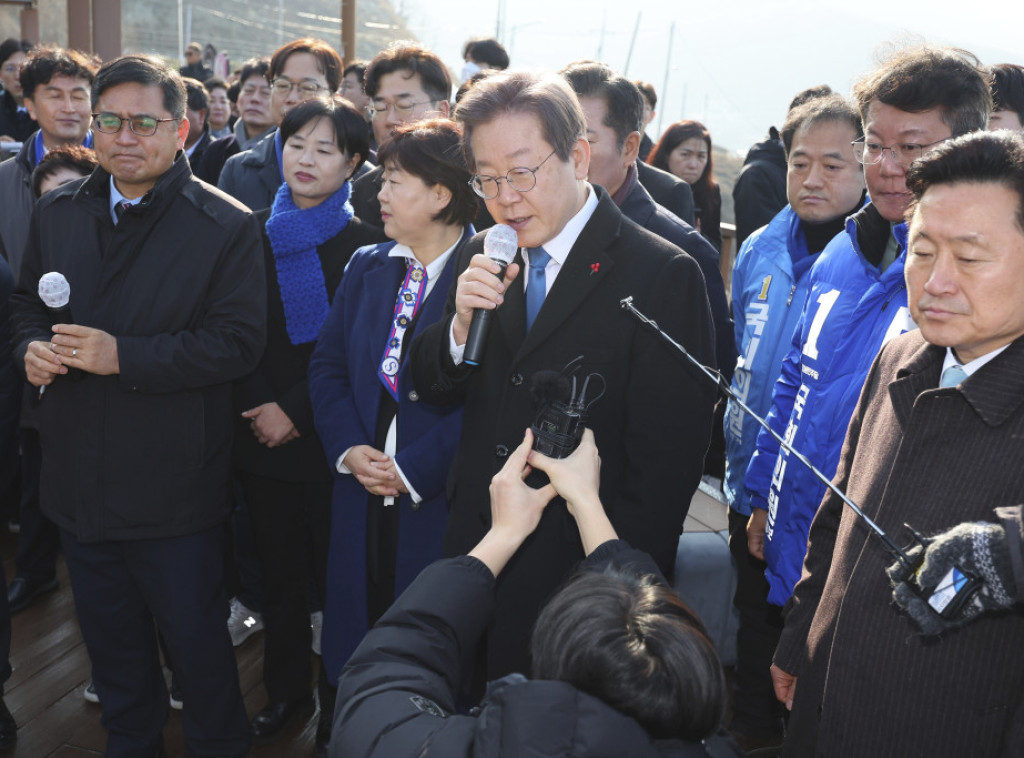Južna Koreja: Identifikovan napadač na opozicionog lidera