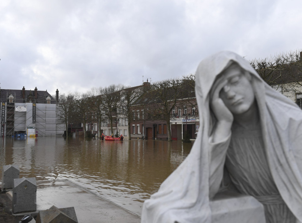 Francuska: Udruženje gradonačelnika poziva na mobilizaciju na najvišem nivou zbog poplava