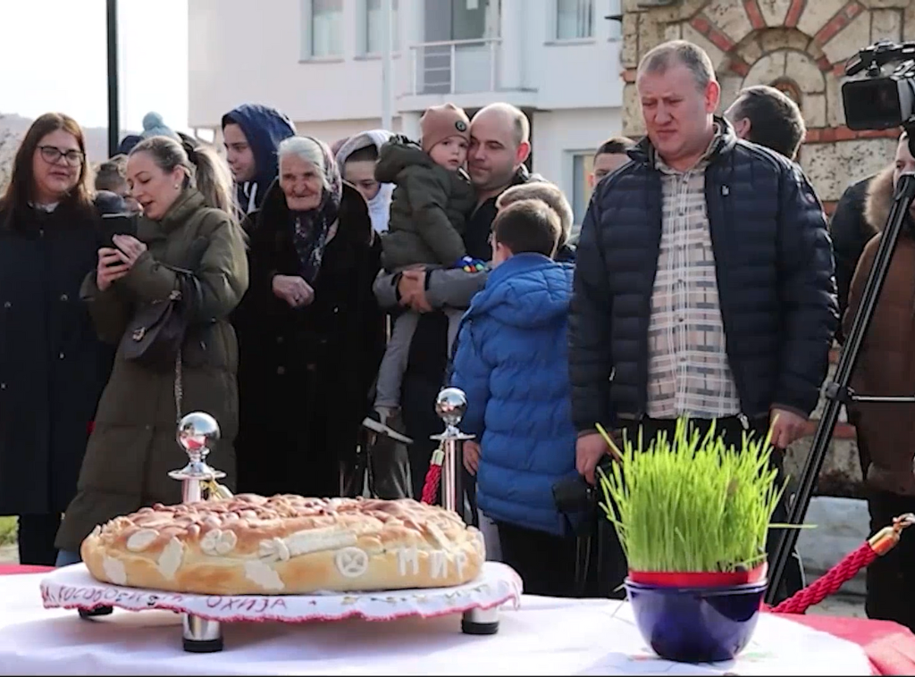 U Gračanici drugu godinu zaredom organizovano lomljenje česnice