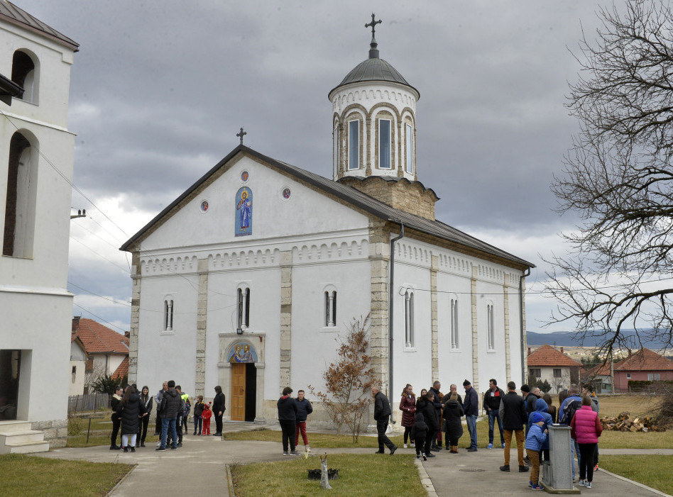 Božićni pokloni podeljeni deci u Raškoj oblasti