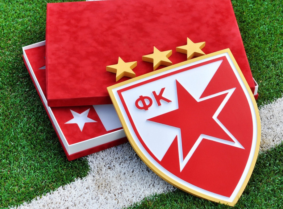 Crvena zvezda poklonila sezonsku ulaznicu dečaku Lazaru Živkoviću