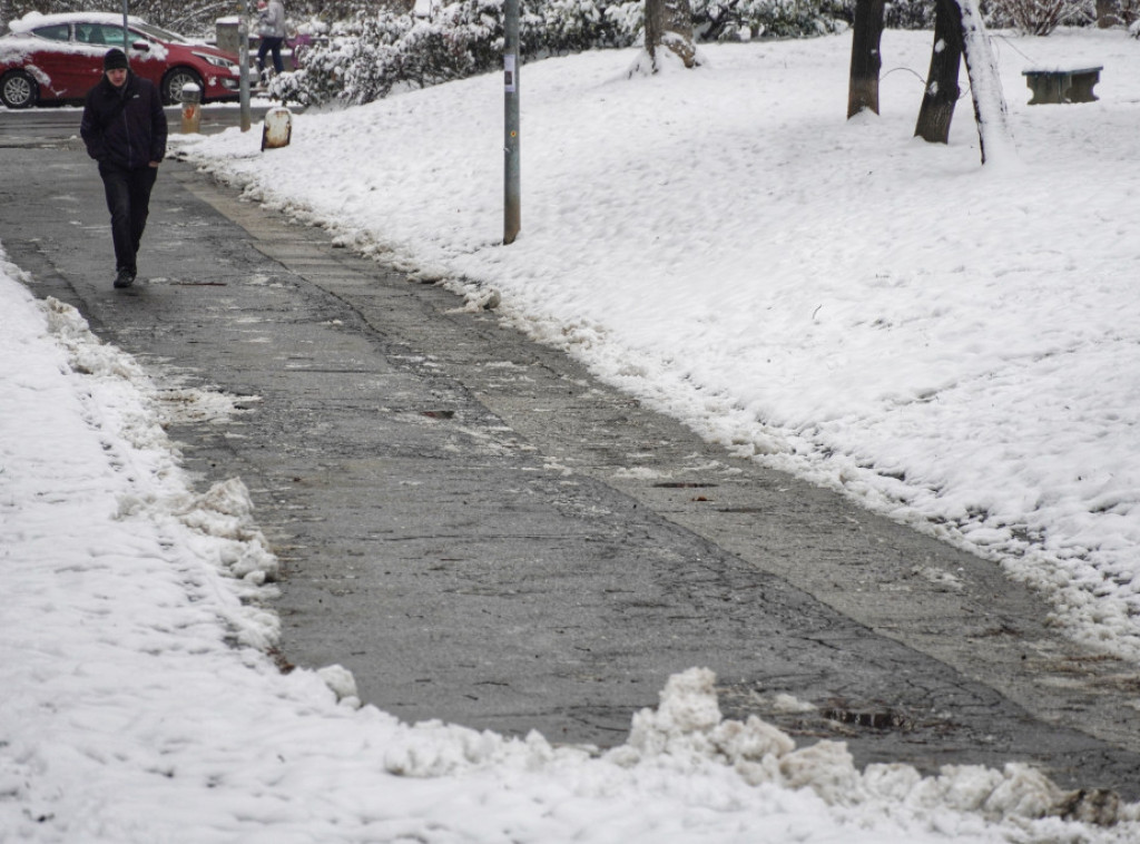 Vreme u Srbiji oblačno, hladno i suvo, temperatura do četiri stepena