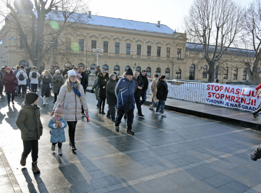 Održan protest protiv napada na tinejdžere u Vukovaru, zatraženo hapšenje svih napadača