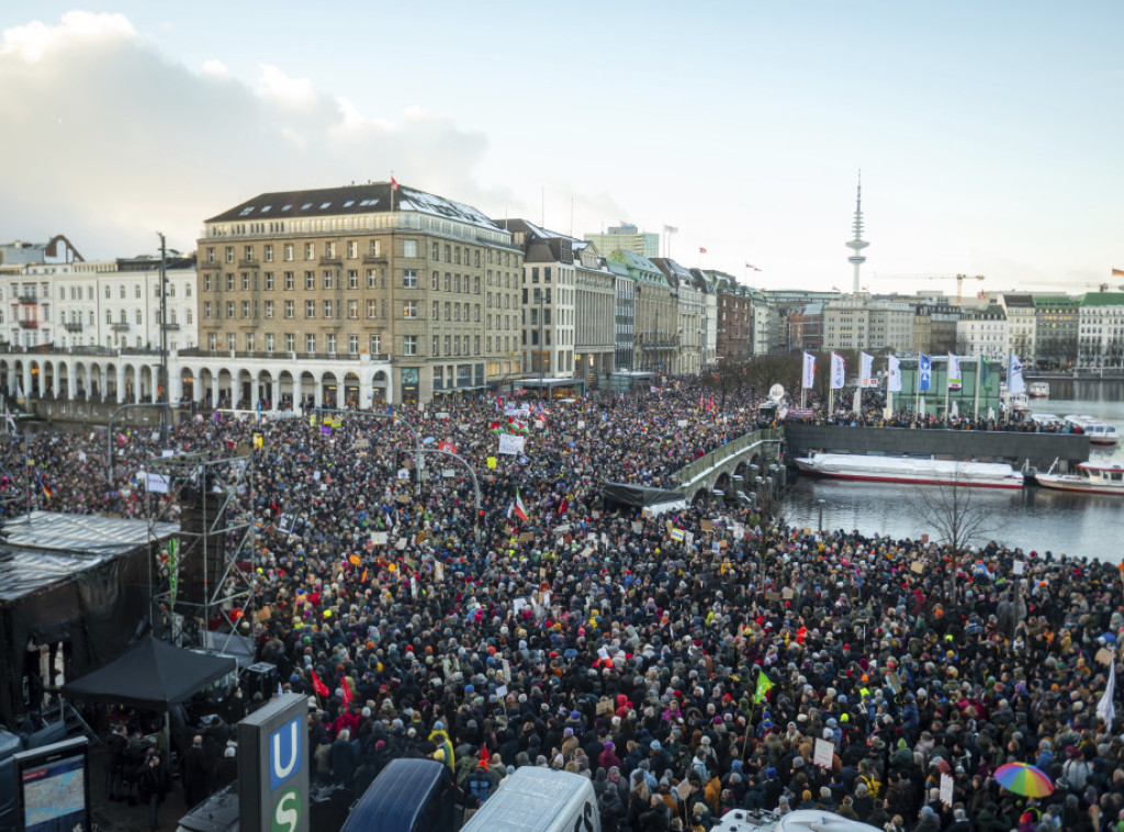 Hamburg: Desetine hiljada ljudi na protestu protiv AfD i desničarskog ekstremizma