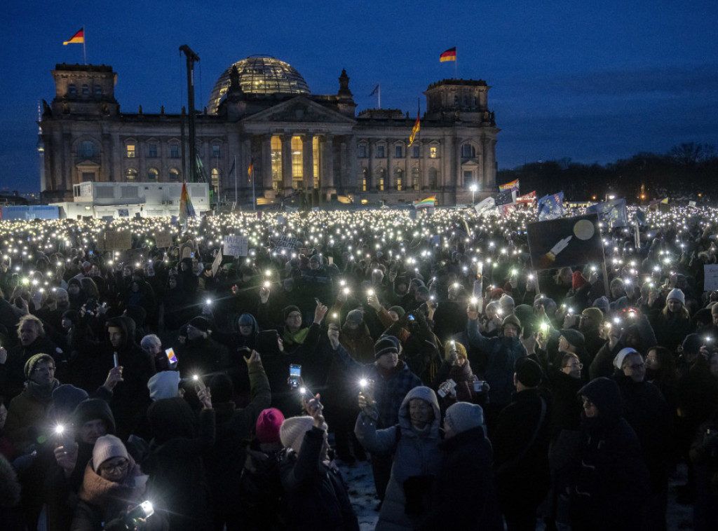 Desetine hiljada ljudi ponovo na protestima u Berlinu i širom Nemačke, u Minhenu prekinut skup