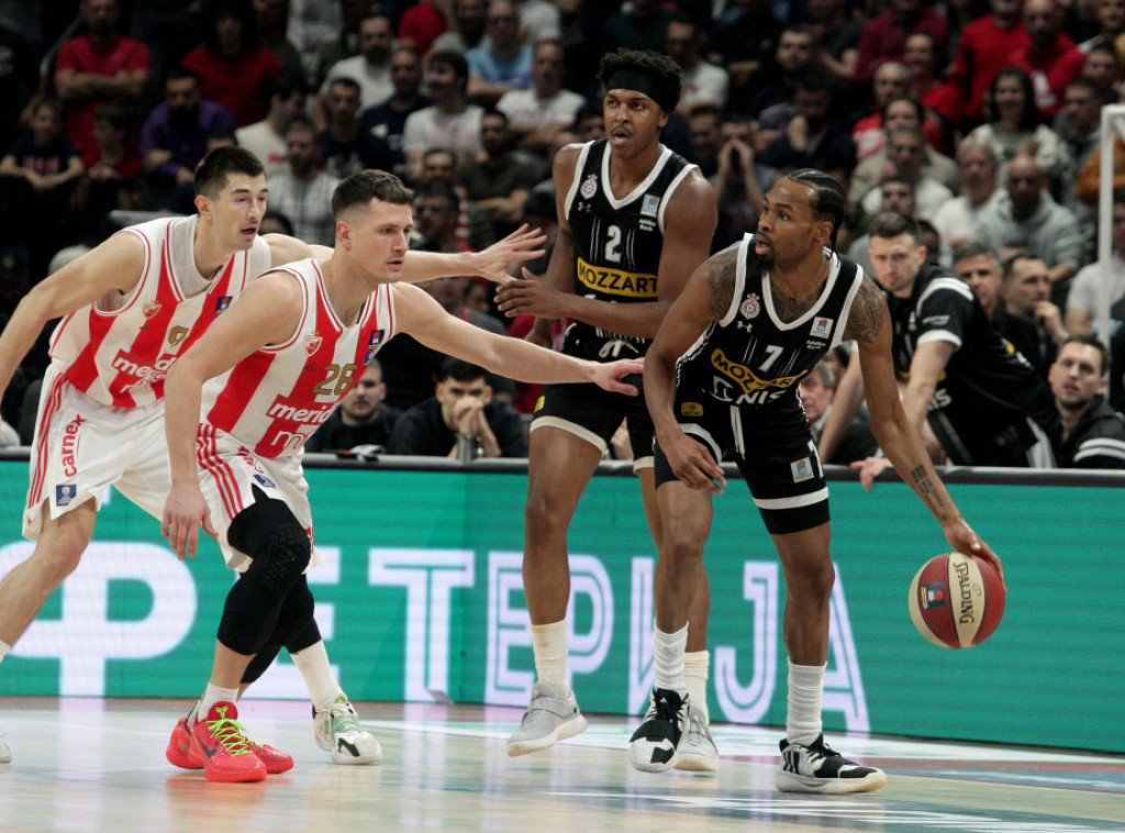 Košarkaši Crvene zvezde pobedili Partizan u ABA derbiju