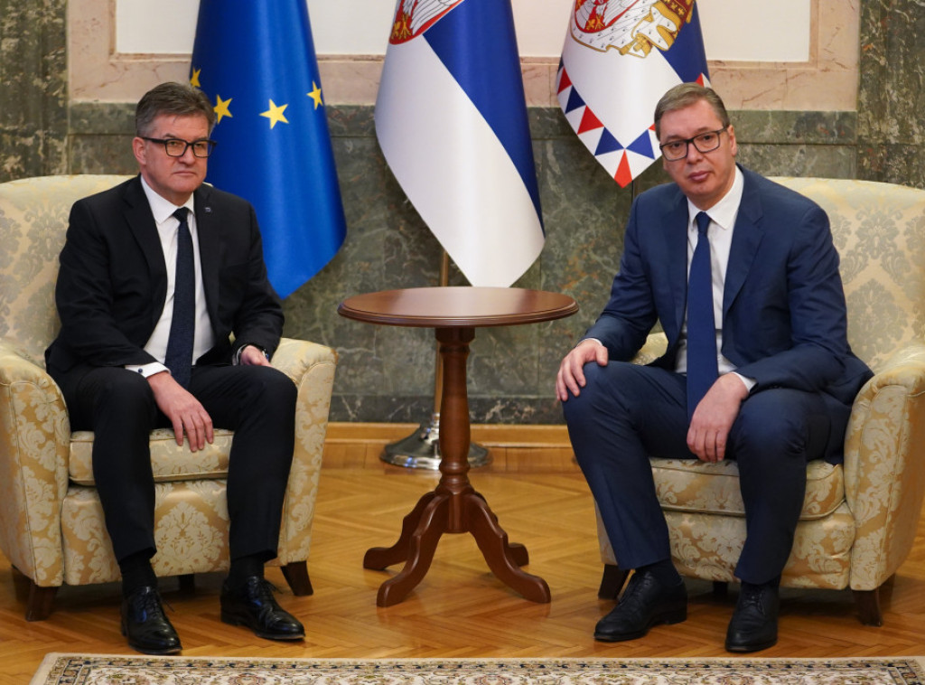 Vucic meets with Lajcak in Belgrade