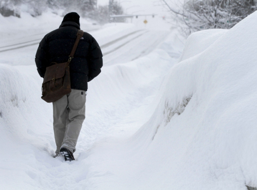 Na Aljasci palo više od 2,6 metara snega, urušile se zgrade