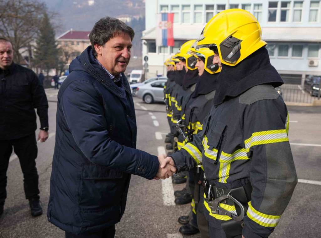 Gašić: MUP će nastaviti da ulaže u bolje uslove rada svih policijskih službenika