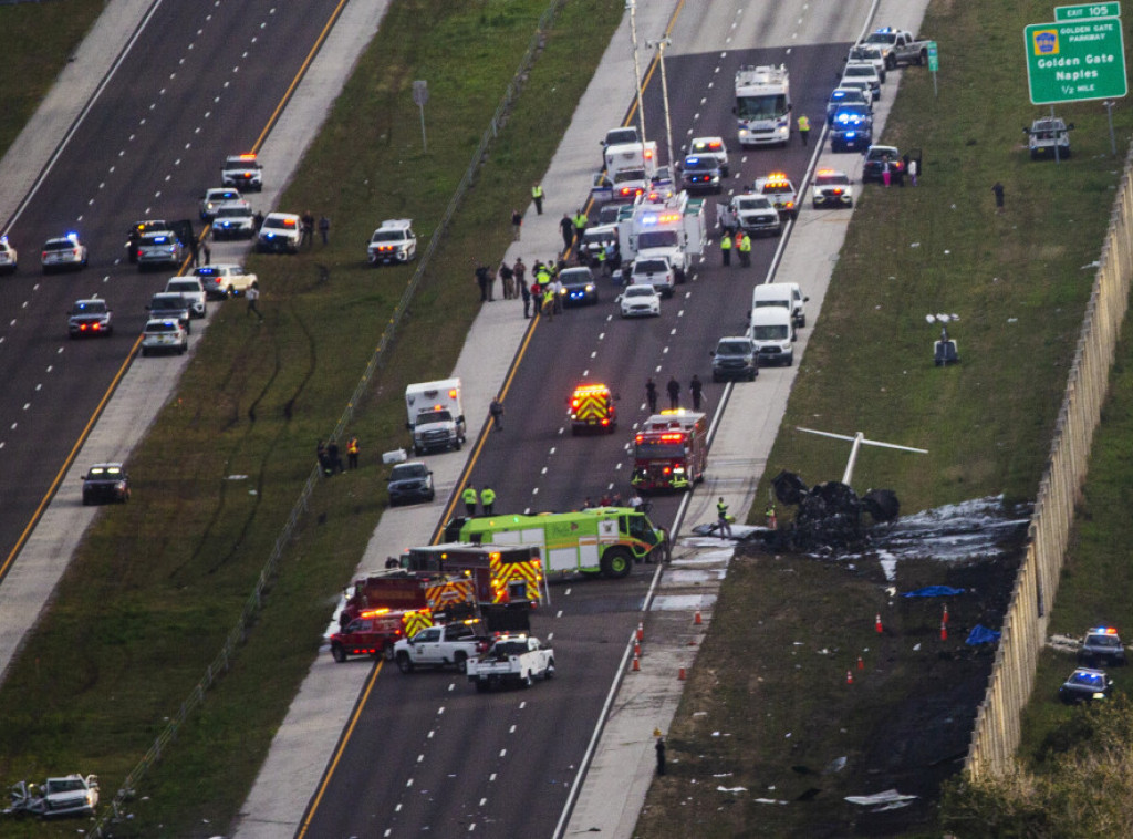 U sudaru malog aviona i vozila na auto-putu na Floridi poginulo dvoje ljudi