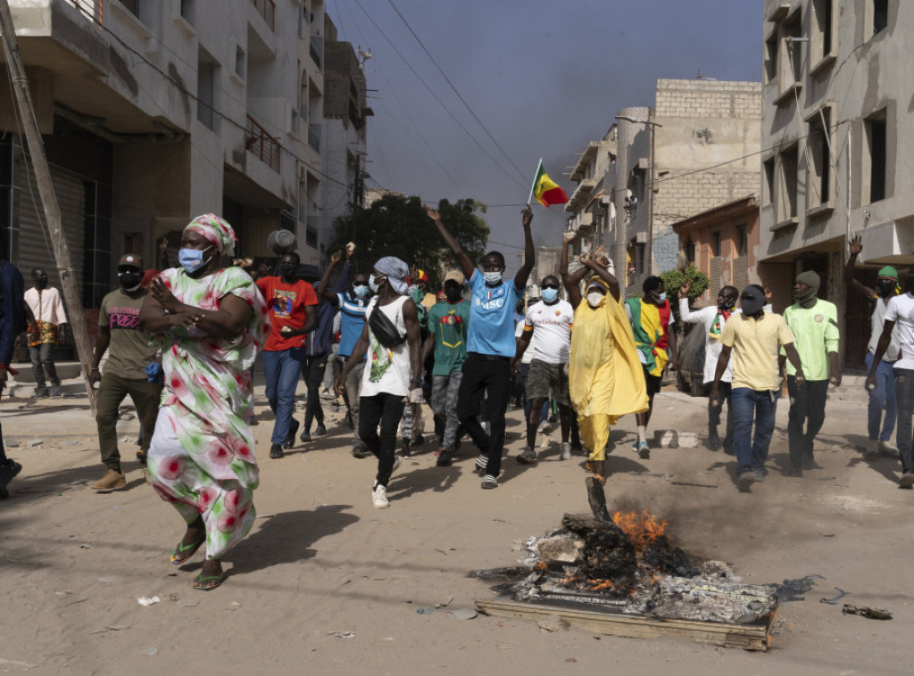 Senegal: Tokom demonstracija zbog odlaganja predsedničkih izbora poginuo student