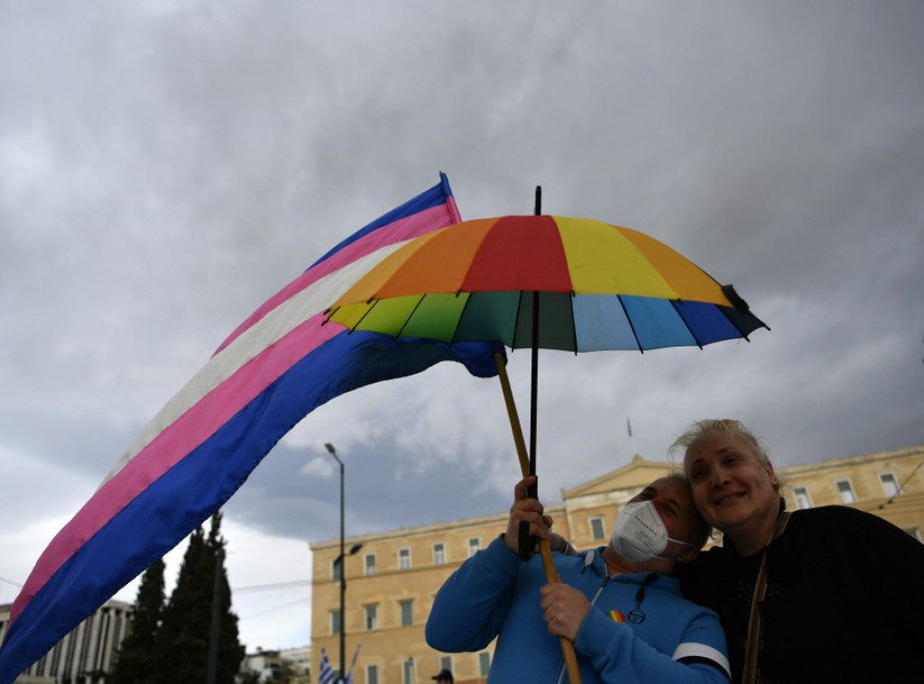 Grčka legalizovala istopolne brakove