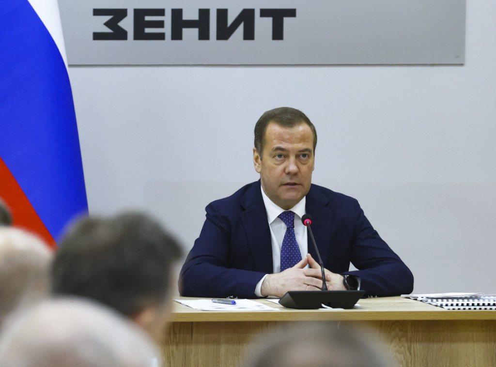 Medvedev: Ruske snage bi mogle da stignu do Kijeva