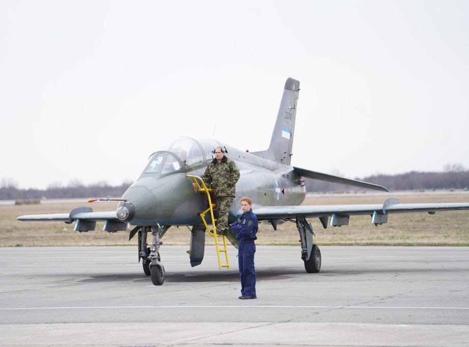 Konkurs za rezervne oficire roda avijacija prilika za obuku na borbenim avionima