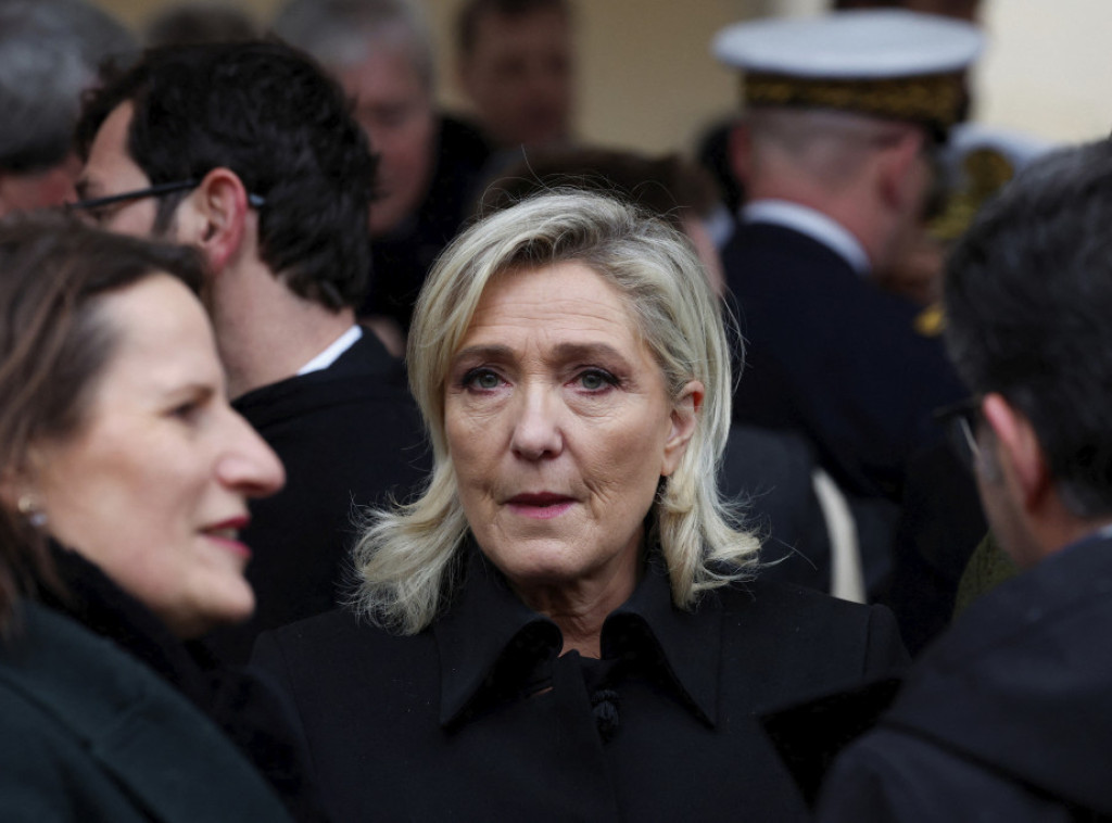 Marin Le Pen: Makron se igra ratnog vođe