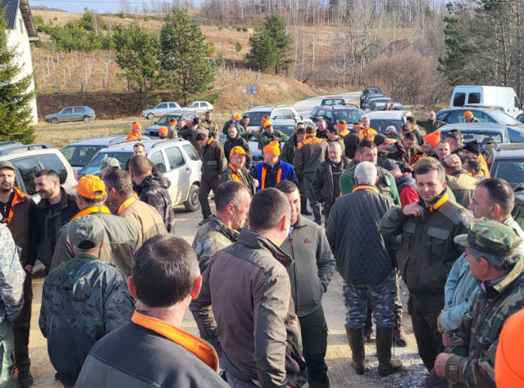 Ivanjica: Više od stotinu lovaca krenulo u hajku na vuka