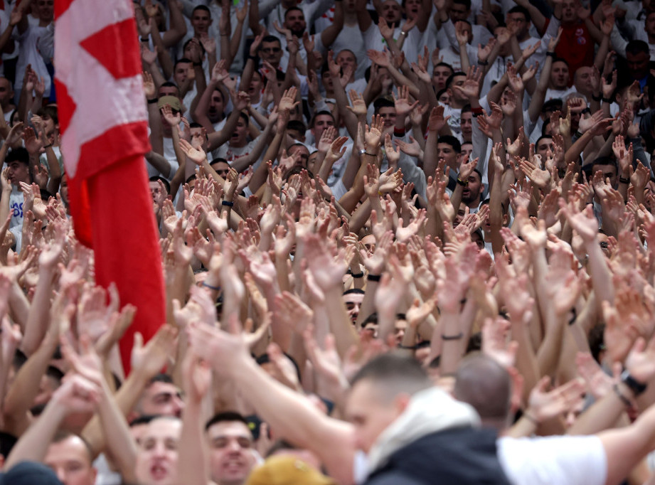 Košarkaši Olimpijakosa pobedom nad Crvenom zvezdom osigurali plasman u plej-of