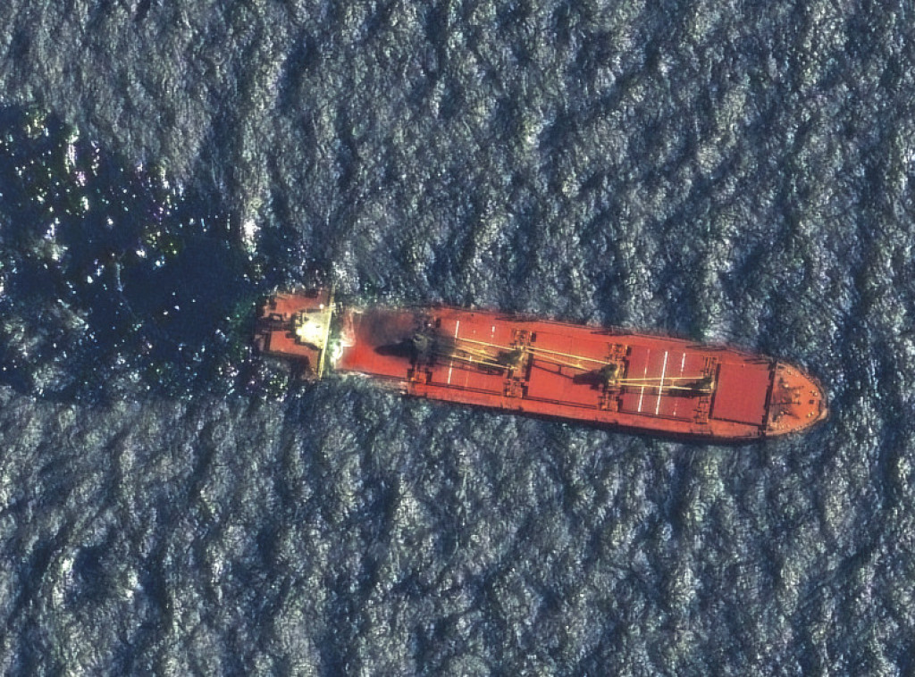 CENTCOM: Huti gađali trgovački brod u Crvenom moru