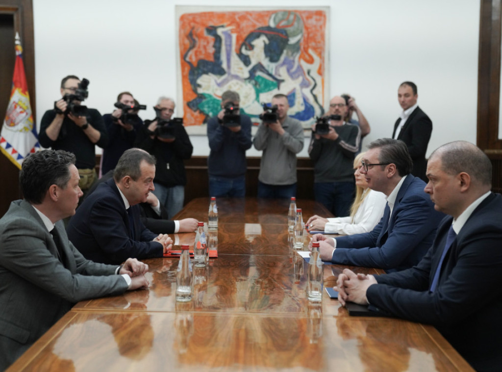 Vucic continues consultations, meets with representatives of SPS-led list