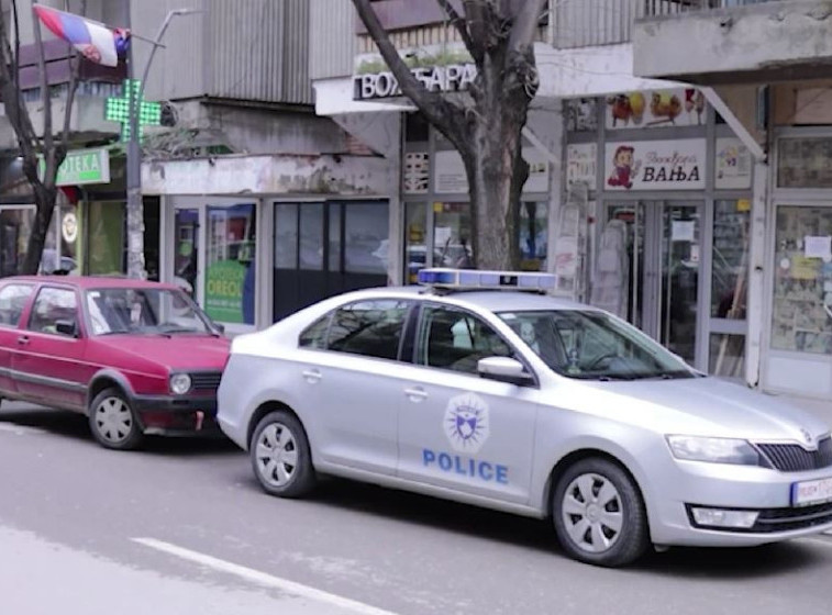 Veliki broj pripadnika tzv. kosovske policije sa dugim cevim na ulicama severne Kosovske Mitrovice