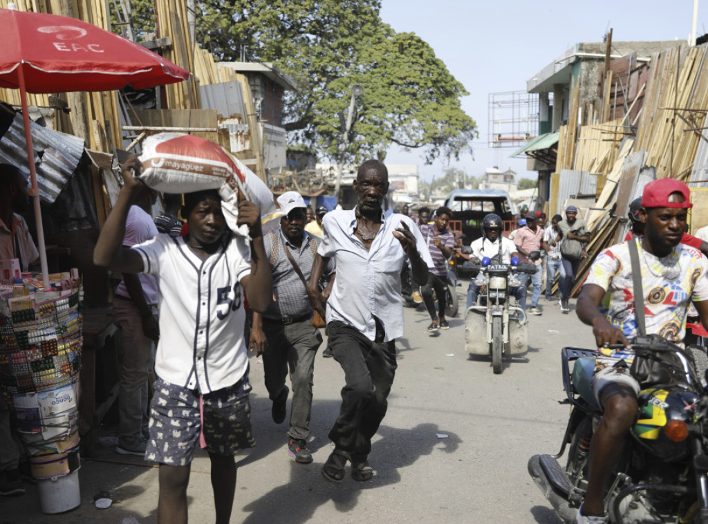 SAD razmatraju slanje marinaca na Haiti