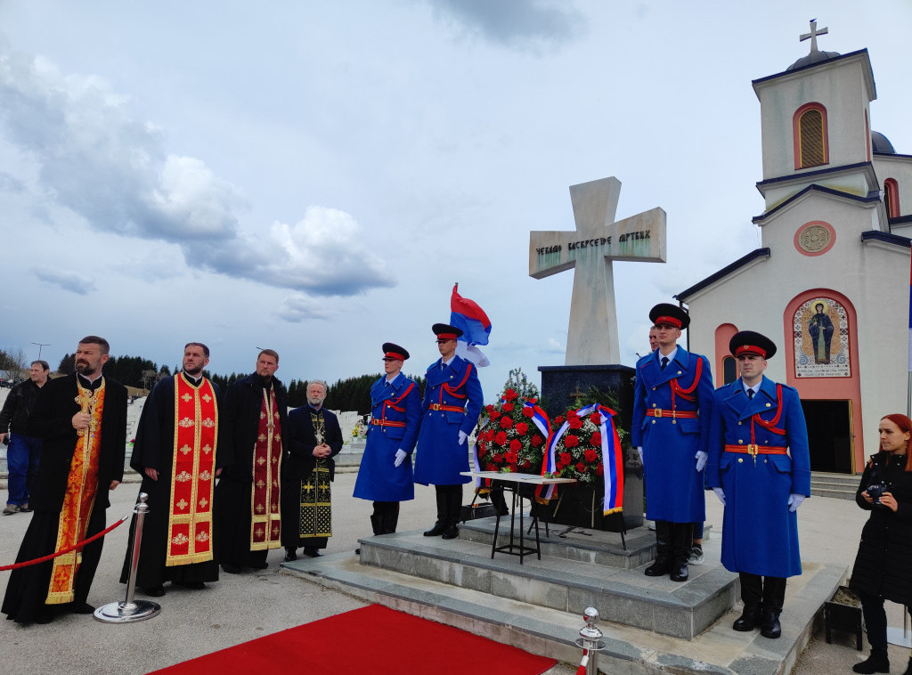 Služen pomen na groblju Novi Zejtinlik u Sokocu u blizini Sarajeva