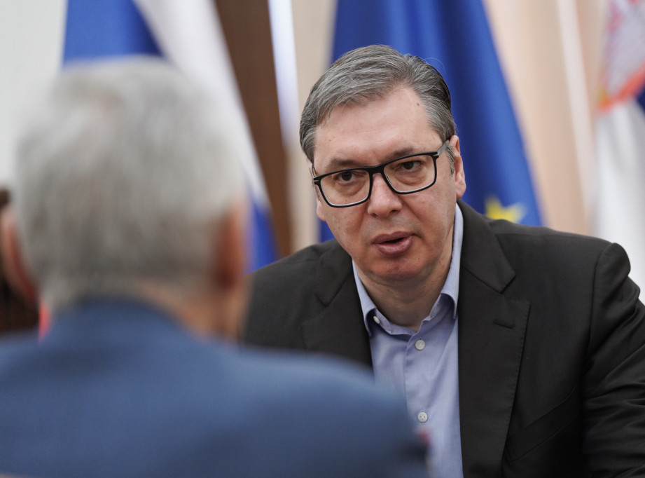 Vucic congratulates Putin on election win, informs him of situation in Kosovo-Metohija