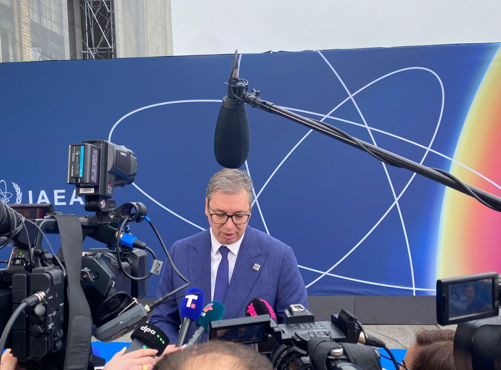 Aleksandar Vučić: Čestitaću kome ja hoću, nisam bilo čiji sluga