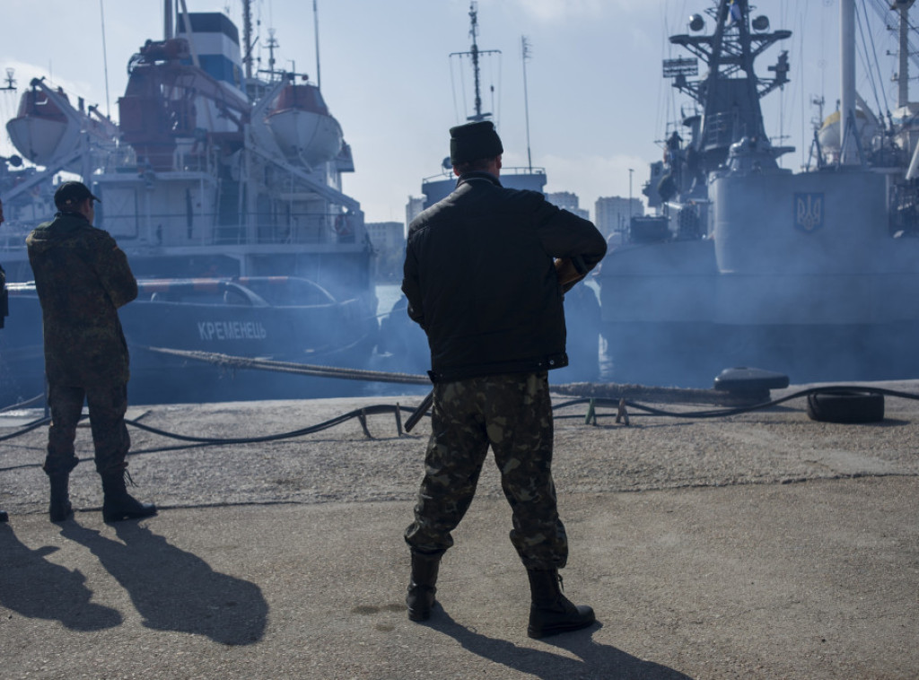 Ukrajina tvrdi da je pogodila dva ruska desantna broda i centar veze na Krimu