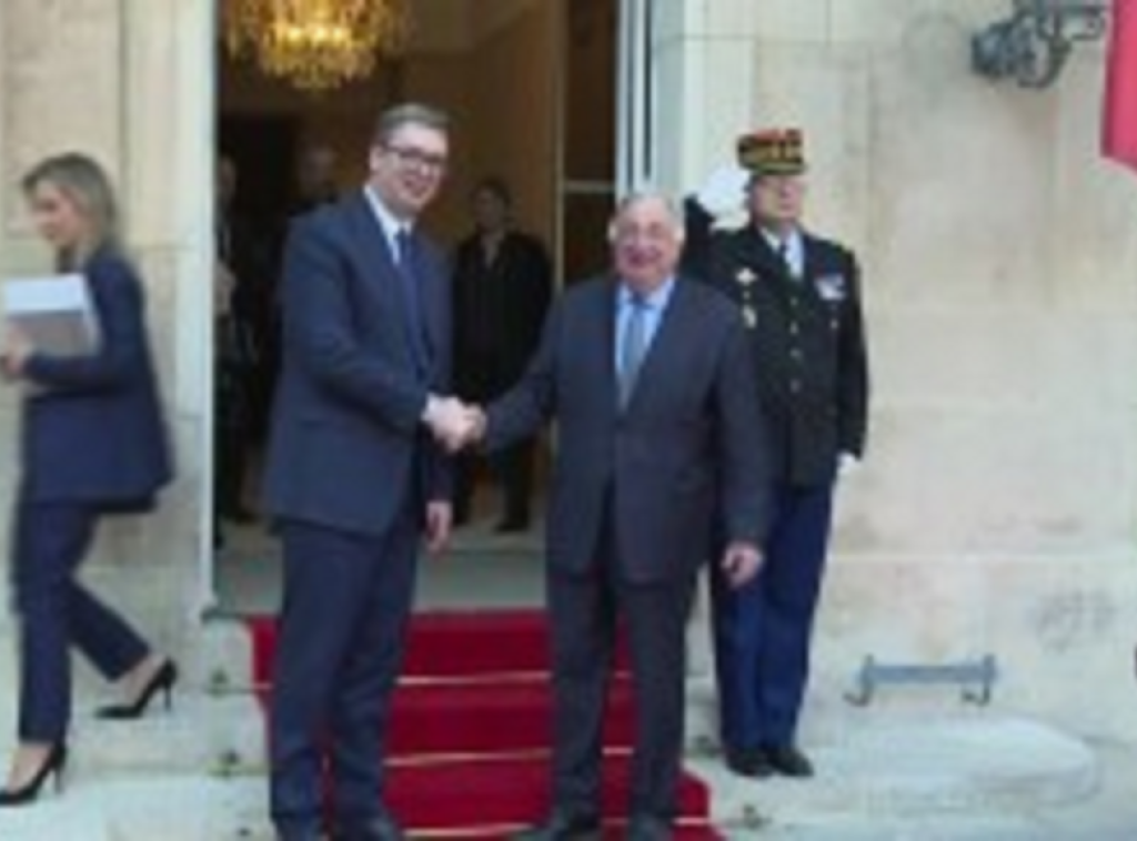Vučić s predsednikom Senata Francuske Laršeom razgovarao o jačanju odnosa