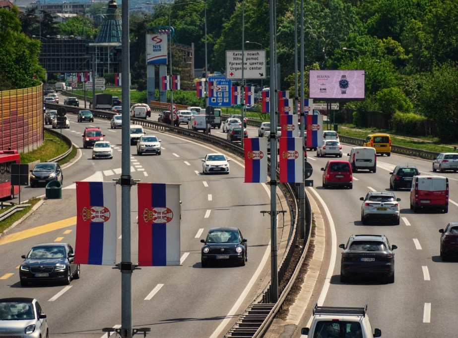 Na graničnom prelazu Gradina putnička vozila čekaju 80, na Preševu 70 minuta