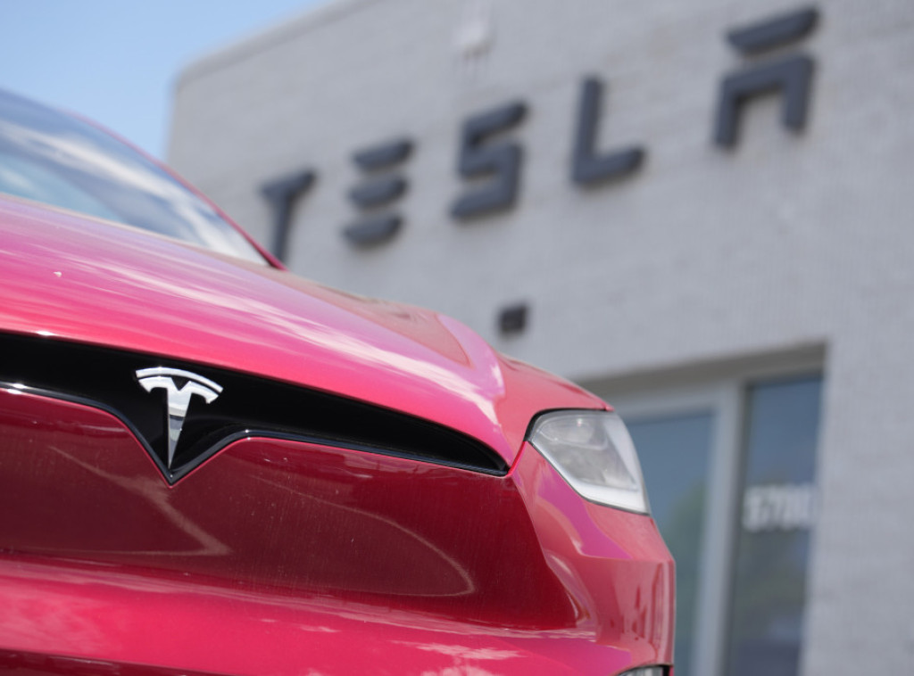 Kompanija Tesla snižava cene automobila u nekim zemljama Evrope, Afrike i Bliskog istoka