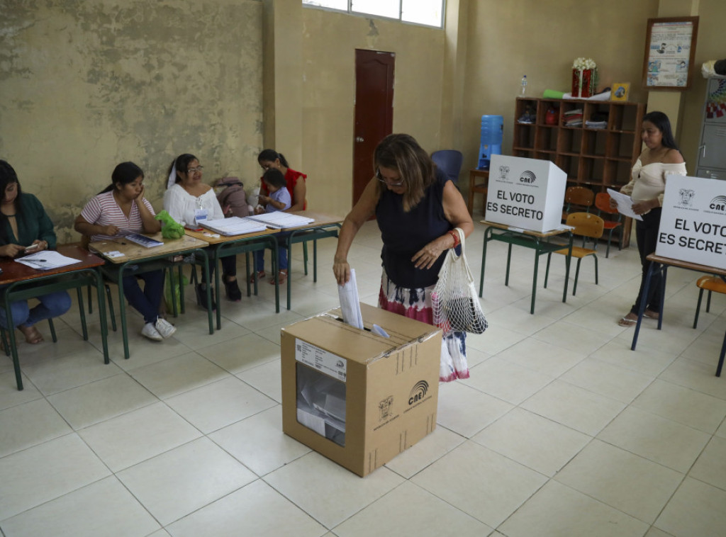 Na referendumu u Ekvadoru izglasane mere za borbu protiv kriminalnih bandi