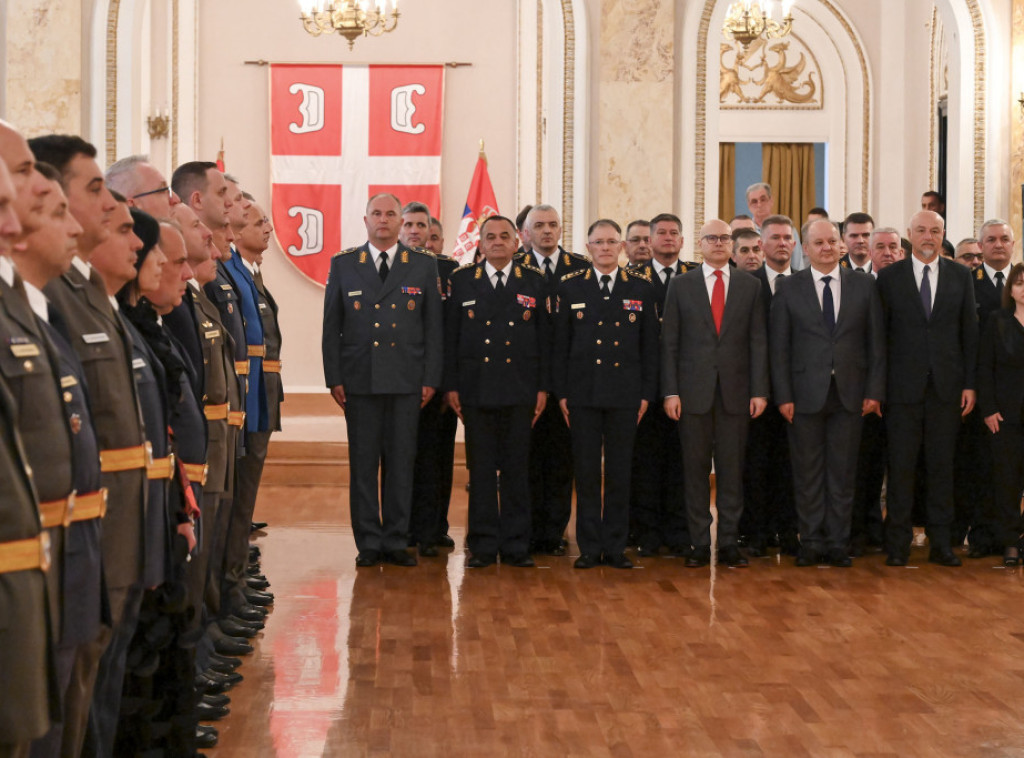 Uručena odlikovanja pripadnicima Ministarstva odbrane i Vojske Srbije