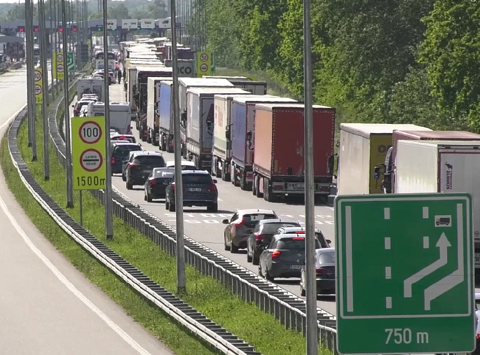 Granični prelazi: Višesatna zadržavanja za teretnjake, na Batrovcima šest sati