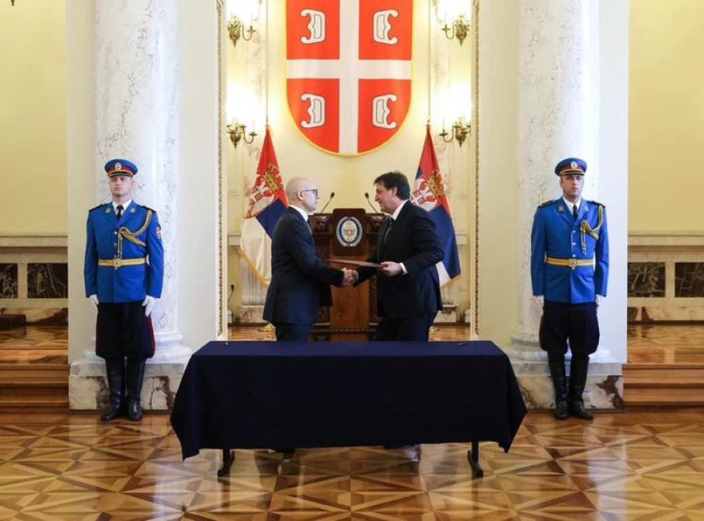 Vučević predao dužnost Gašiću: Ministarstvo odbrane ostaje u sigurnim rukama