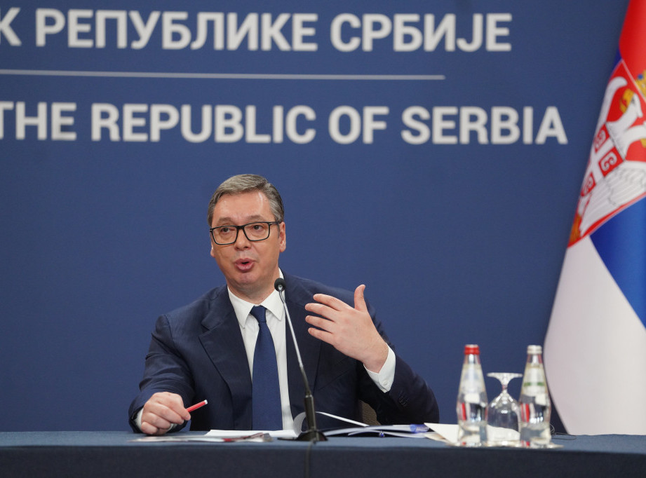 Vucic speaks by phone with Kobahidze