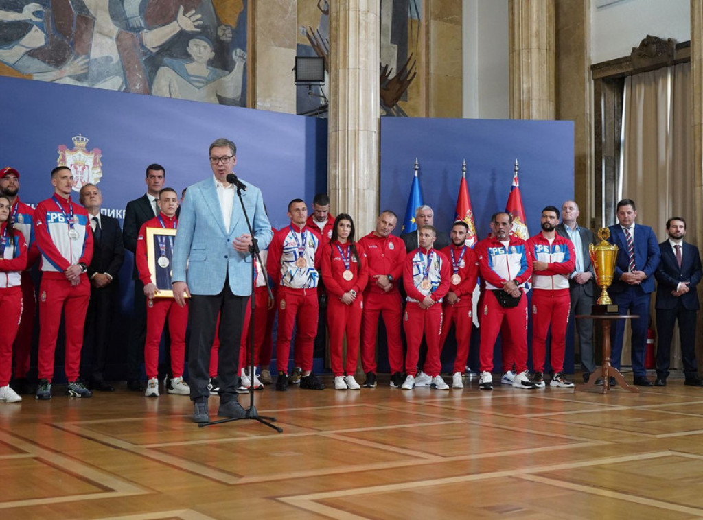 Bokserski savez Srbije zahvalio Vučiću na novčanim nagradama za medalje na EP