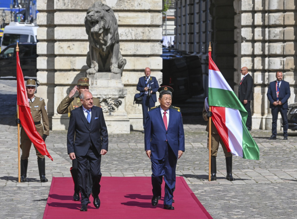Svečani doček za predsednika Kine Si Đinpinga u Budimpešti